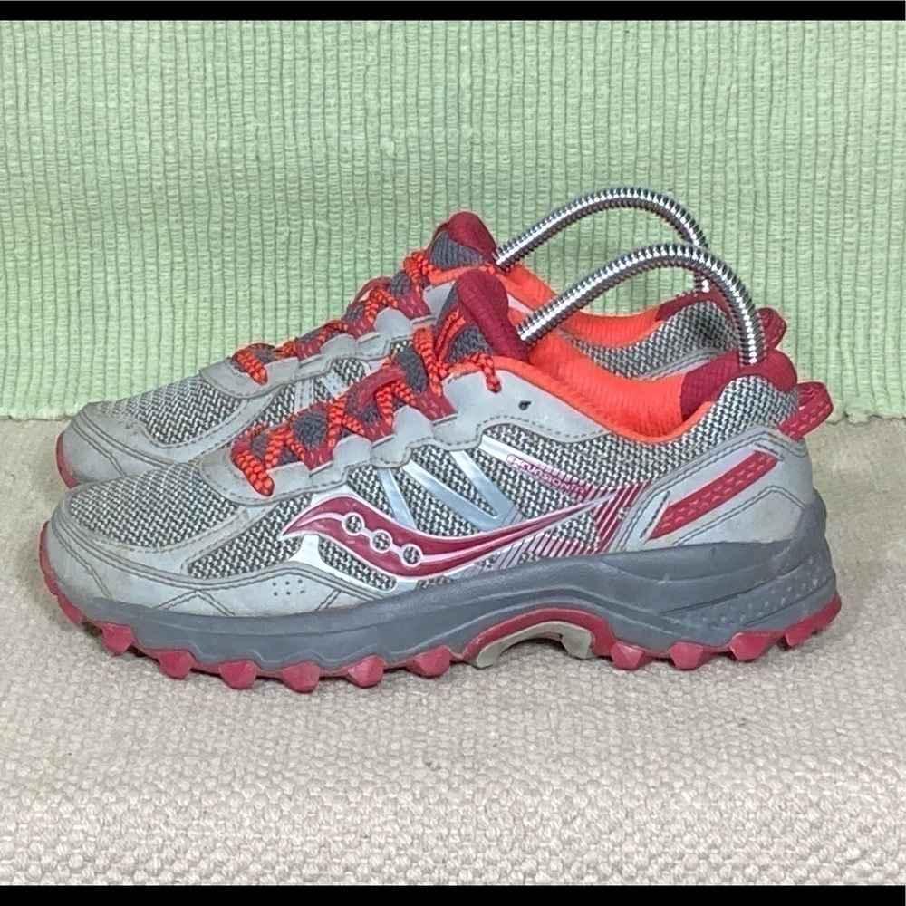 Saucony Women's Excursion TR 11 Grey Red Trail/Running Sneaker Shoes Size 7 - Picture 2 of 11